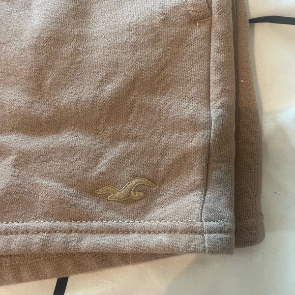 HOLLISTER - Picture 3 of 3